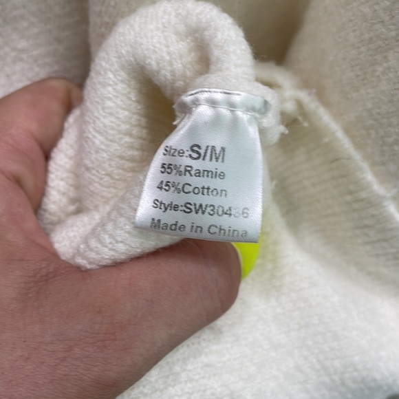 Selfie Couture faux fur hoodie - Picture 8 of 8